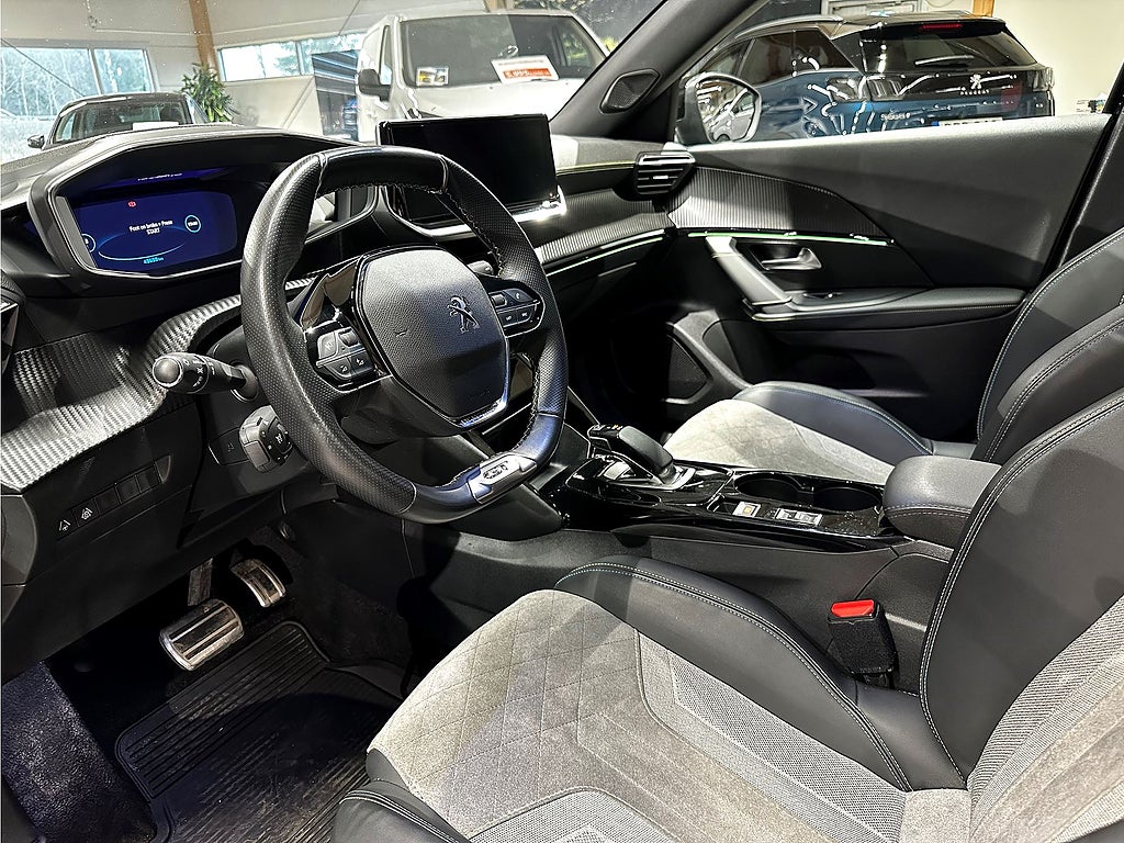 Bild på Peugeot E-2008 GT Pack 50kWh 136hk Aut - B-KAMERA, CARPLAY, NAV