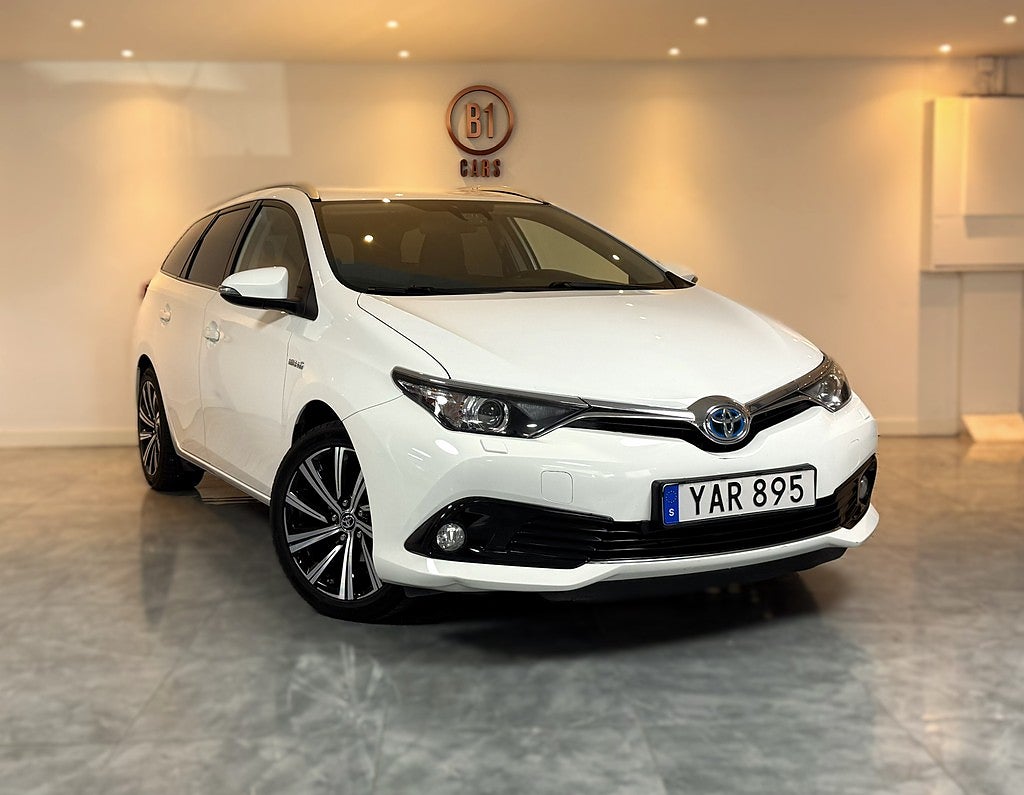 Toyota Auris Touring Sports Hybrid e-CVT ACTIVE B-KAMERA FULLSERVAD 