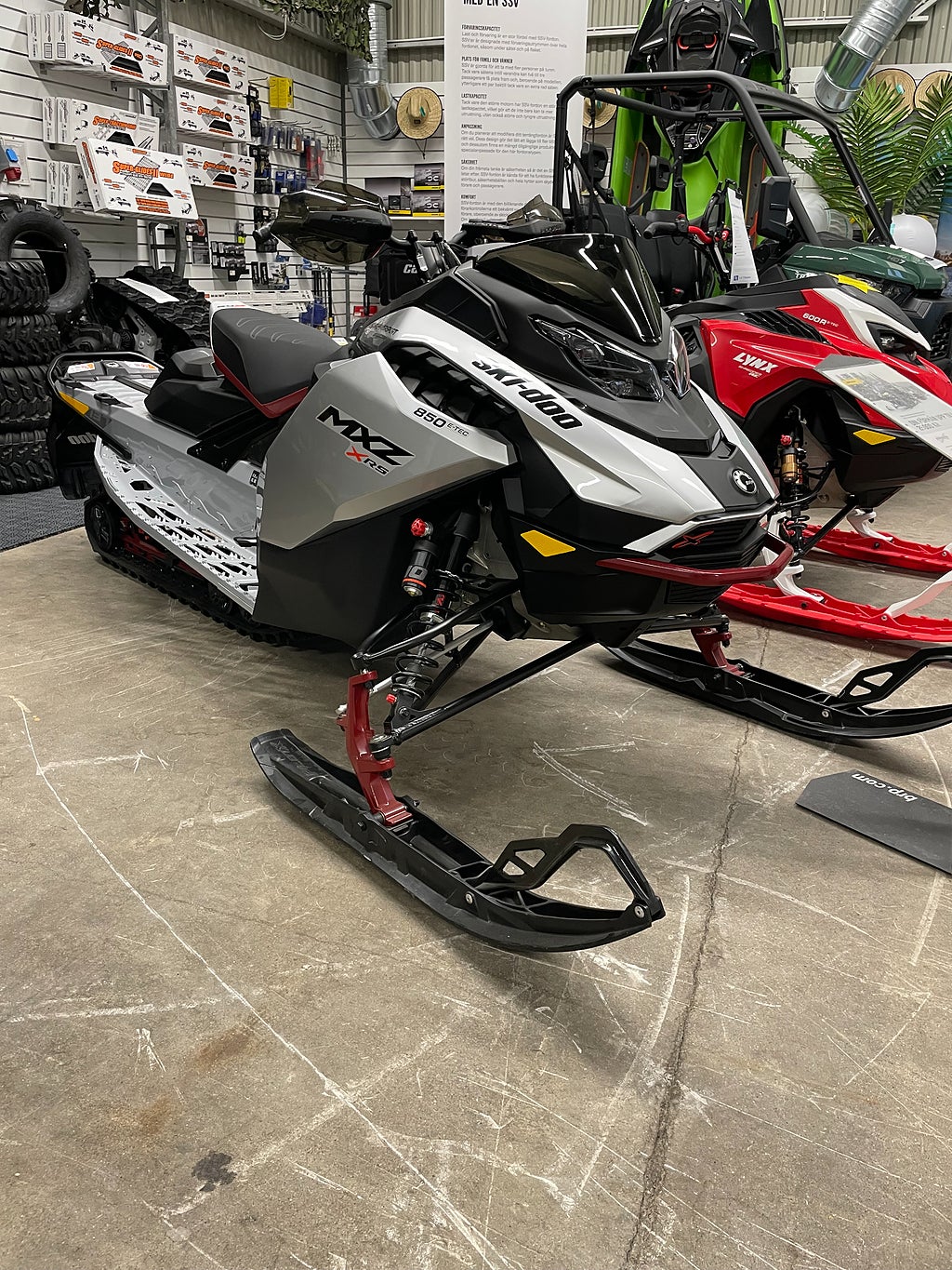 Ski-Doo MXZ X-RS 850 E-tec 137" -24 *I Lager*SISTA CHANSEN*