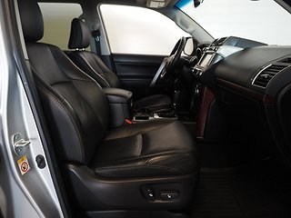 SUV Toyota Land Cruiser 18 av 24