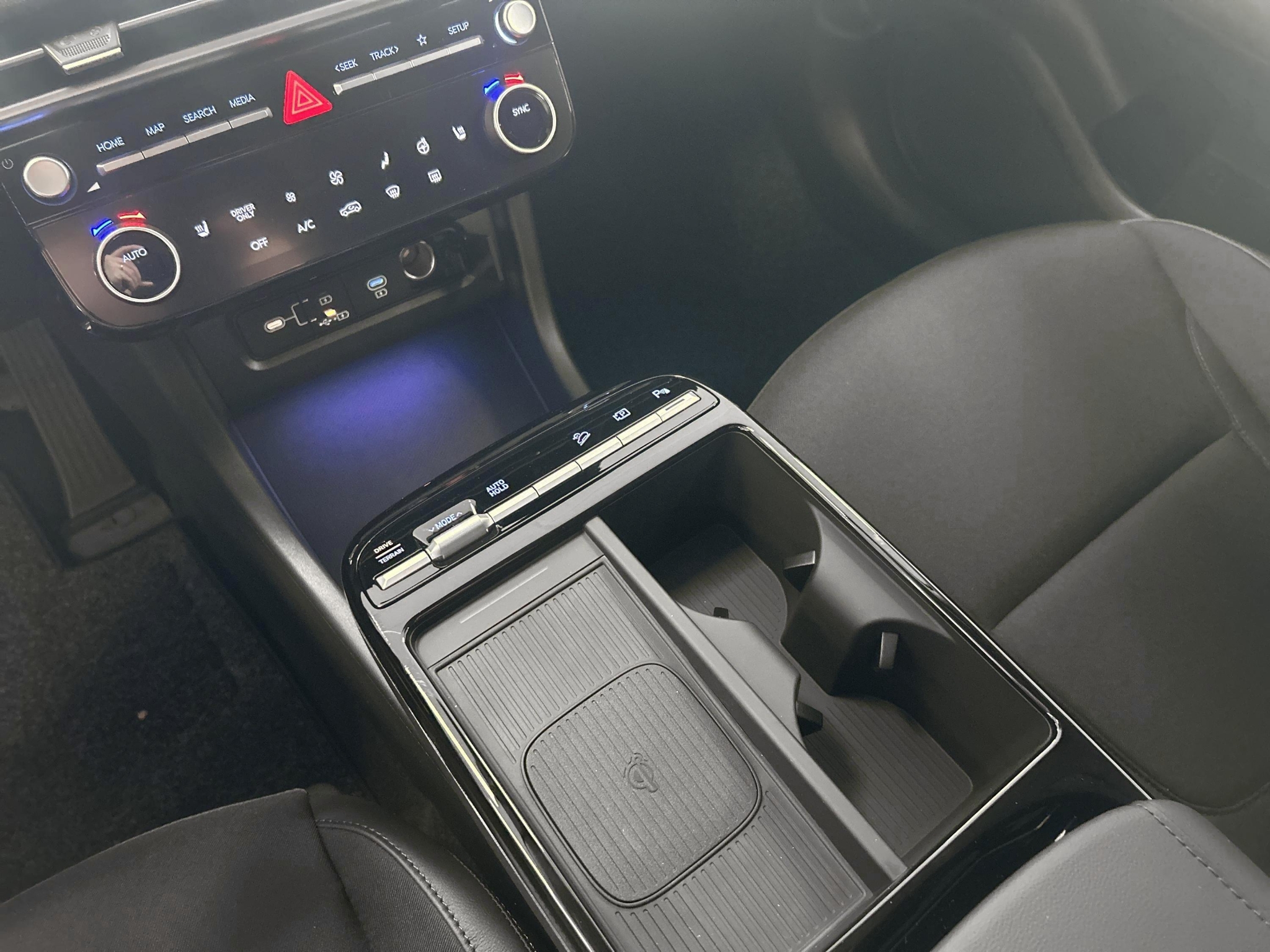 Hyundai Tucson Hybrid 4WD Essential 2026, bild 7/10