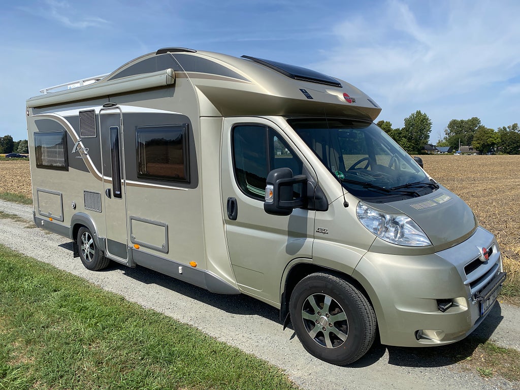 Bürstner Ixeo it 700 Taksäng/ 2x AC/ Solceller/ Ugn/ Skinn/ 150hk