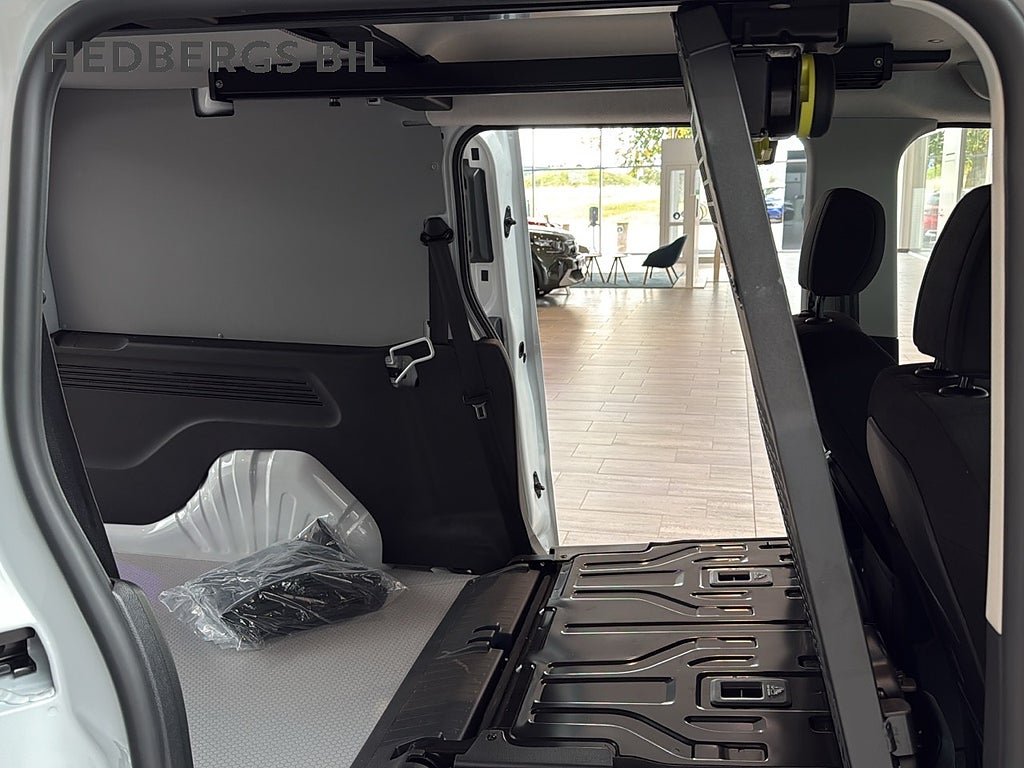 Peugeot Partner Crew Cab 130  5-SITS   thumbnail