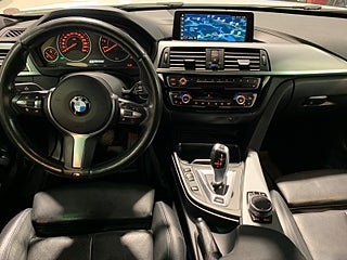 Sedan BMW 330e 11 av 24