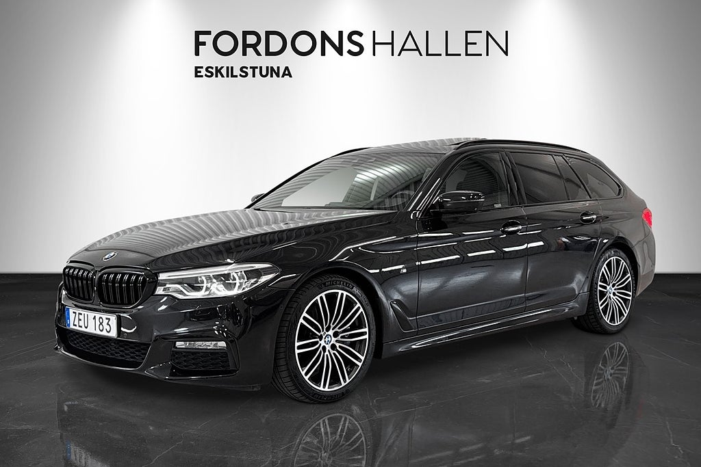 BMW 530i xDrive M Sport /Panorama /Softclose /HUD /D-värm /Drag
