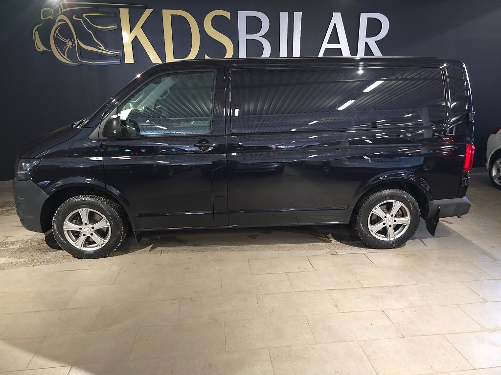 Volkswagen Transporter T28 2.0 TDI Skåpbil Automat 140hk I Värmare I Drag