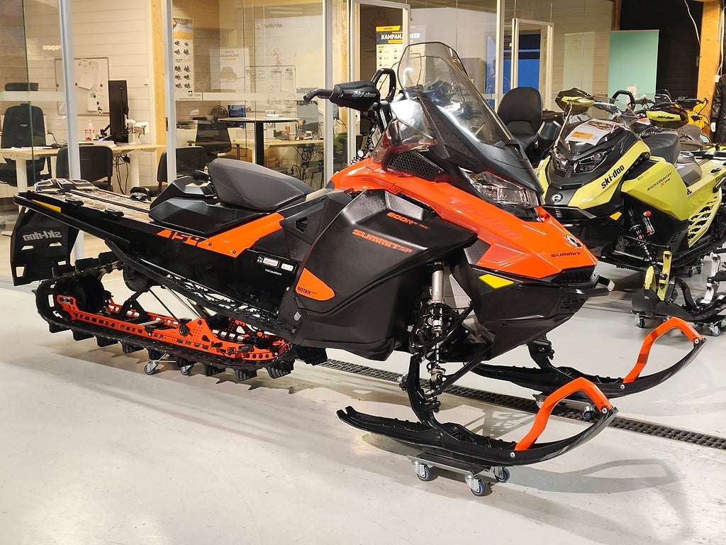 Ski-Doo Summit SP 154 600R E-tec 