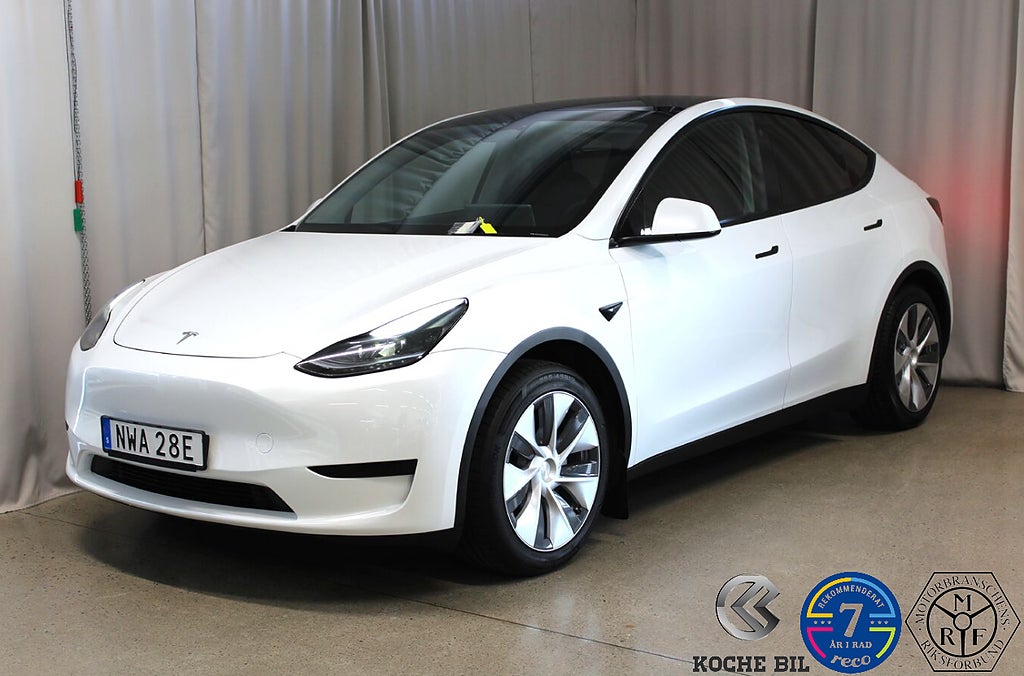 Tesla Model Y Standard Range RWD 299HK, Drag, Värmepump, 3,99% Ränta