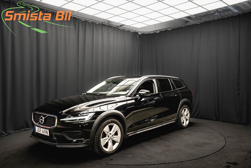 Volvo V60 Cross Country B4 AWD DRAG KAMERA D-VÄRMARE CARPLAY KEYLESS MOMS 197hk