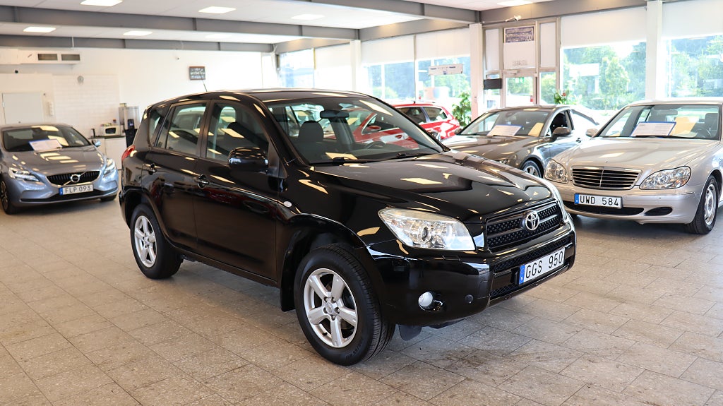 Toyota RAV4 2.0 VVT-i 4x4 Dragkrok motorvärmare