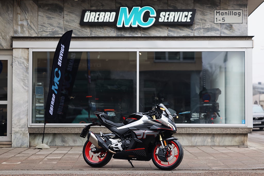 CFMOTO 450 SR |  Zircon Black 