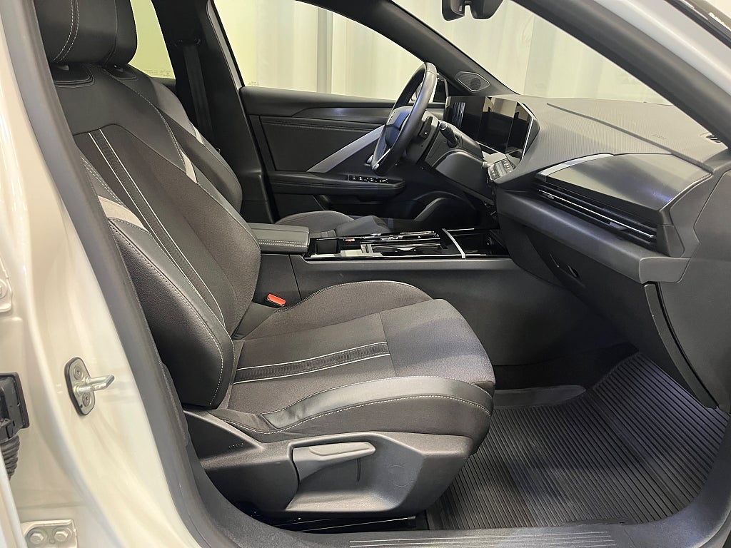 Opel Astra GS 1.2 Turbo 130 aut 5d thumbnail