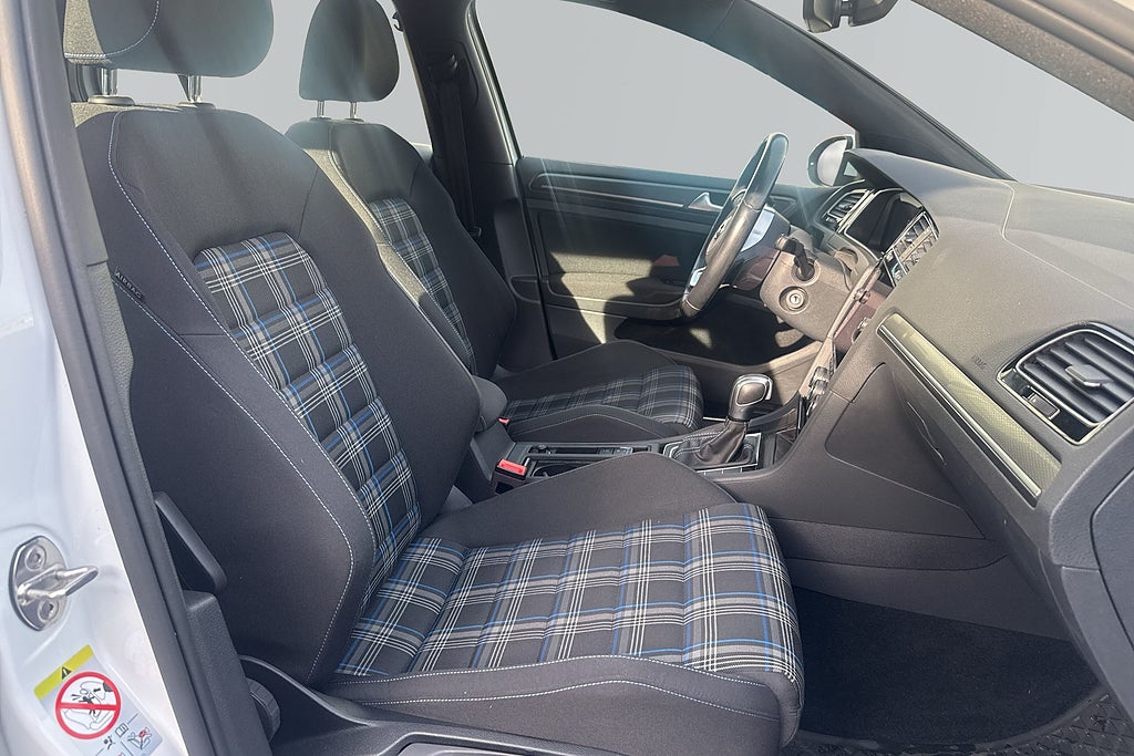 Volkswagen Golf 2020