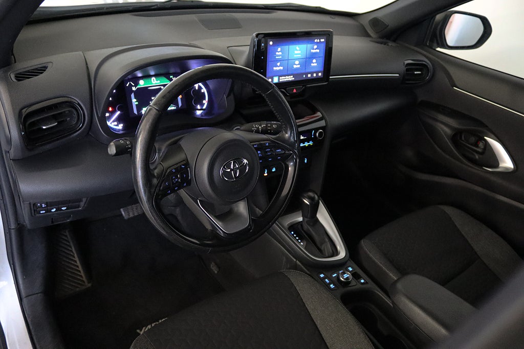 Toyota Yaris Cross Hybrid AWD-i e-CVT Active Plus Navi