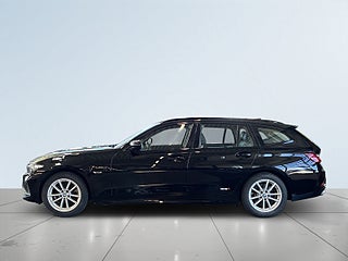 BMW 330e xDrive Touring Steptronic S&V-hjul/Carplay/Widescreen – bild 4