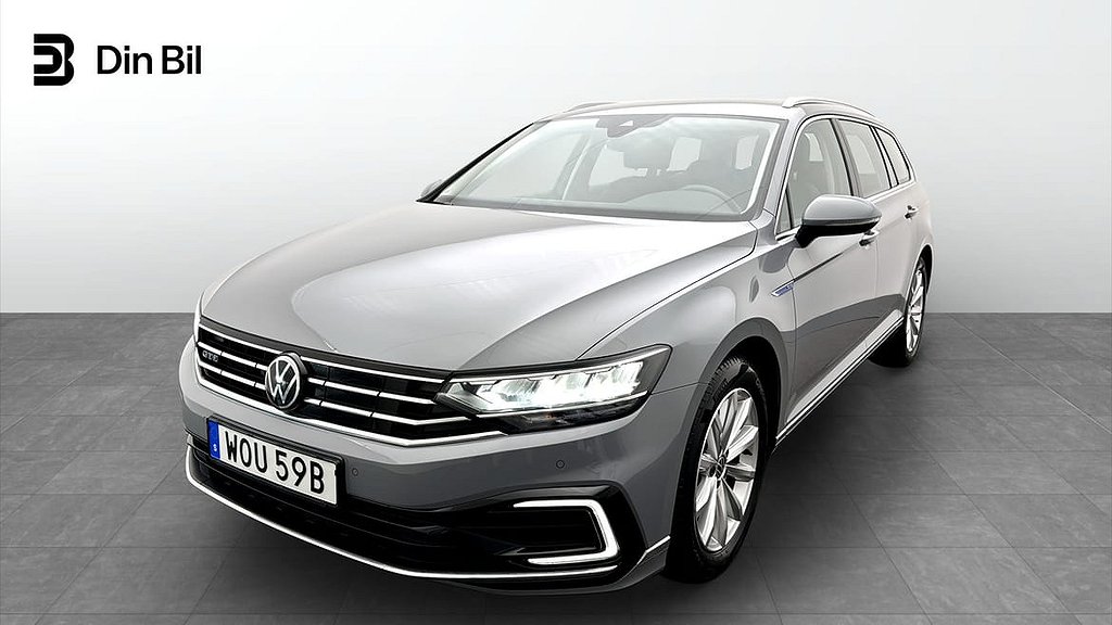 Volkswagen Passat Sportscombi GTE DSG /Värmare/Drag/Navigation