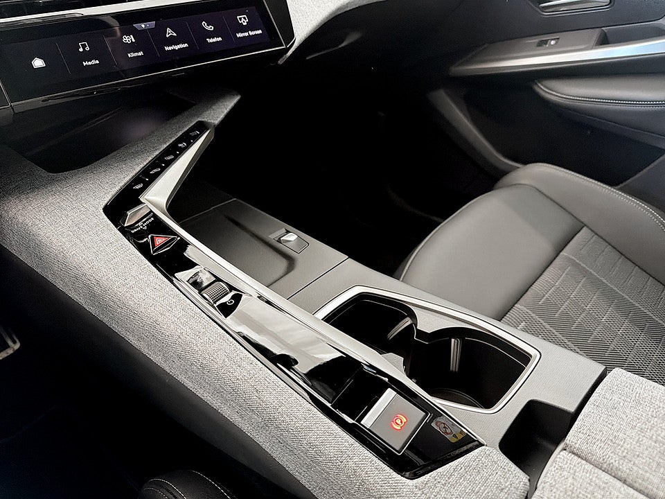 Bild på Peugeot 5008 GT Hybrid 145hk Aut 7-SITS - DEMO