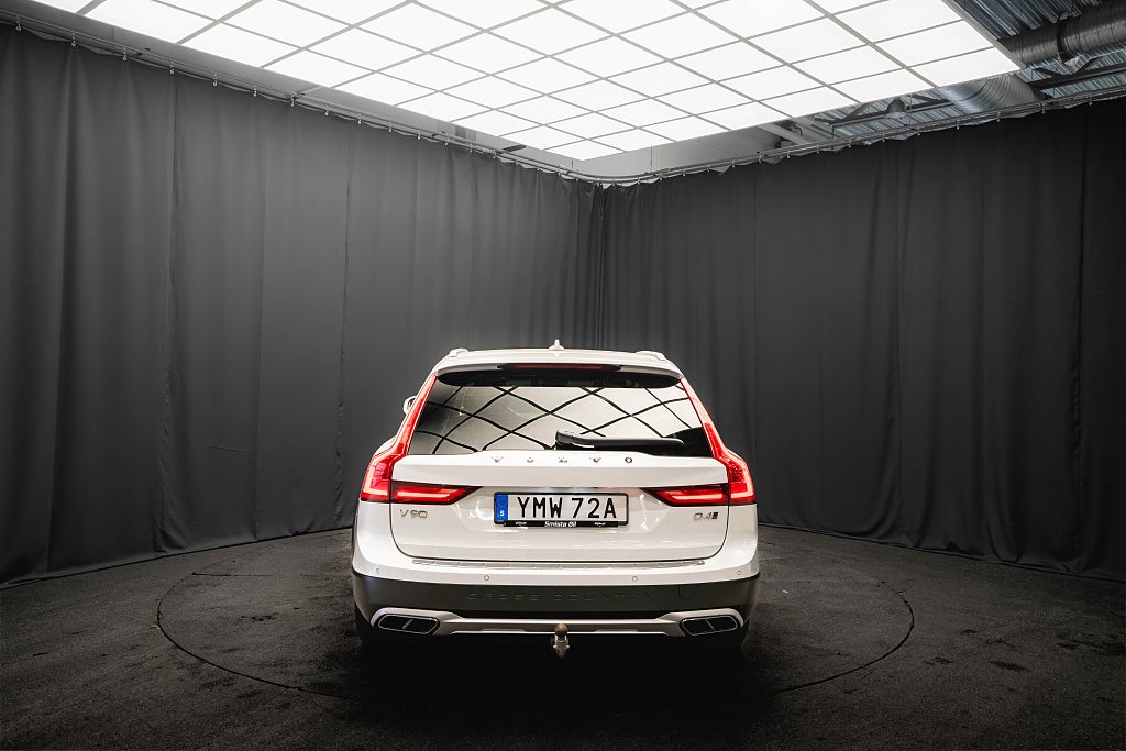 Volvo V90 Cross Country D4 AWD PRO PANO LÄDER DRAG 360° H/K HUD PÄRLEM
