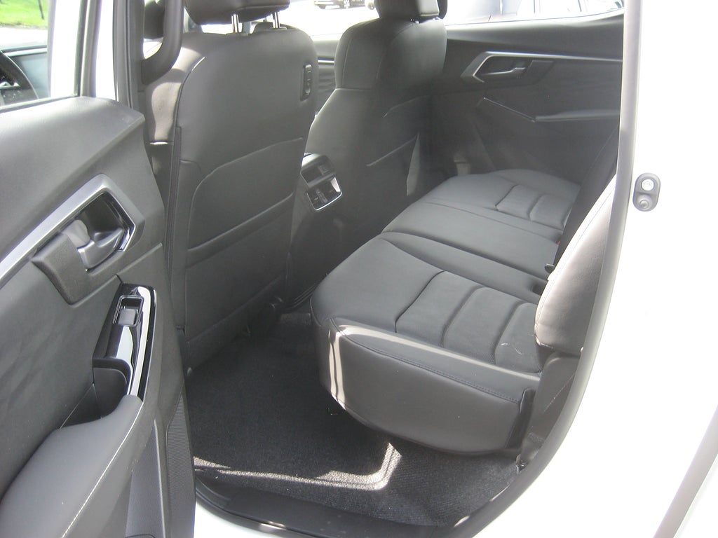 Isuzu D-Max 2024 - miniatyr 6