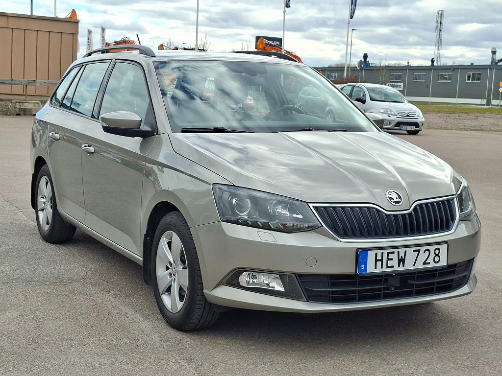 Skoda Fabia Kombi 1.2 TSI Elegance Euro 6// Dragkrok 