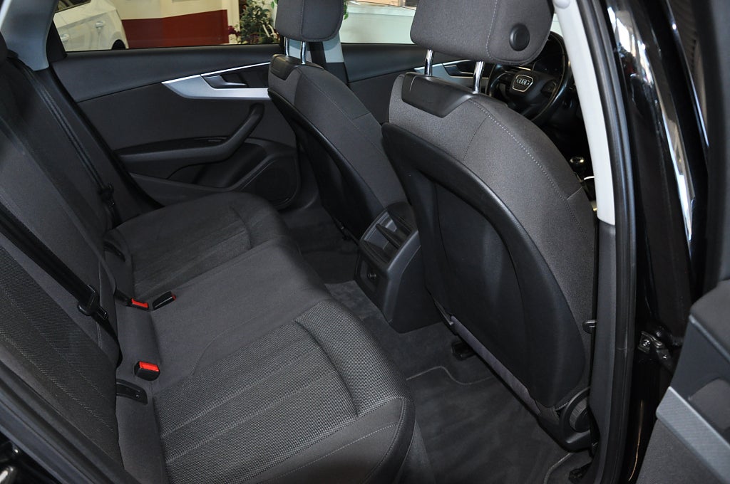 Audi A4 2016 - miniatyr 10