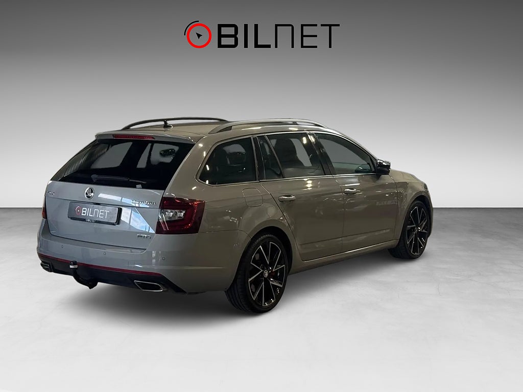 Skoda Octavia Kombi RS 2.0 TSI Canton Steel Grey Drag Värmare Cockpit