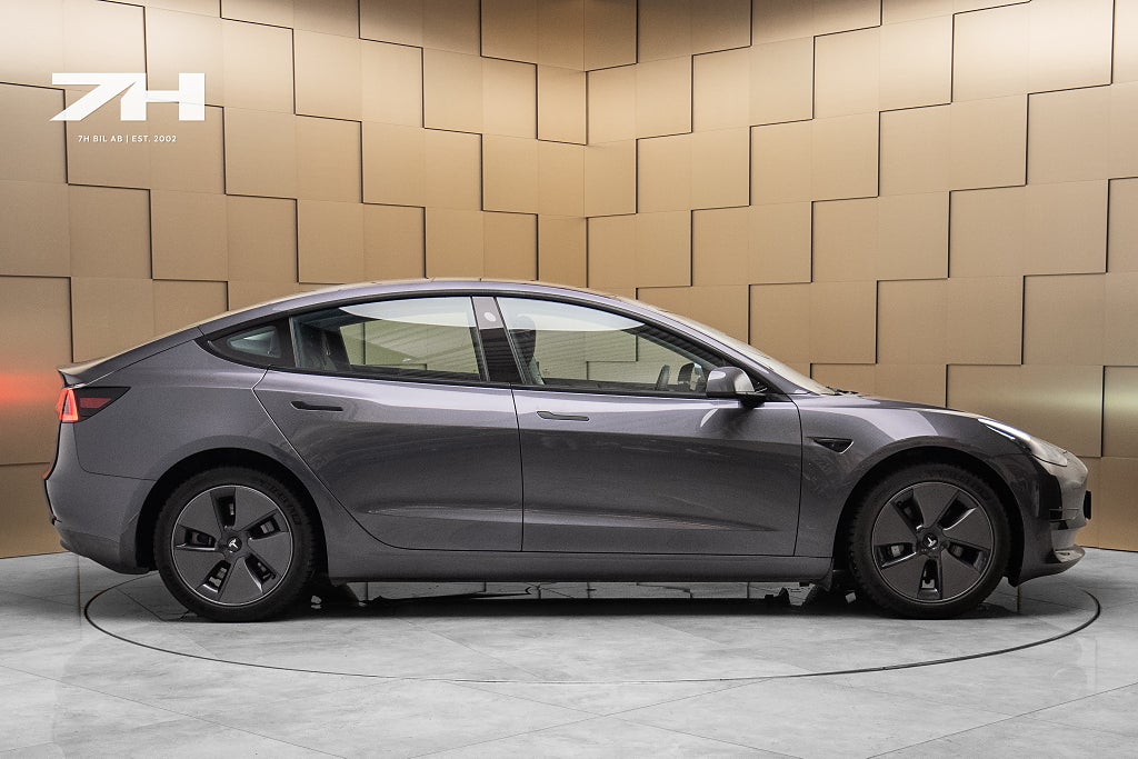 Tesla Model 3 Standard Range / Panorama / Autopilot