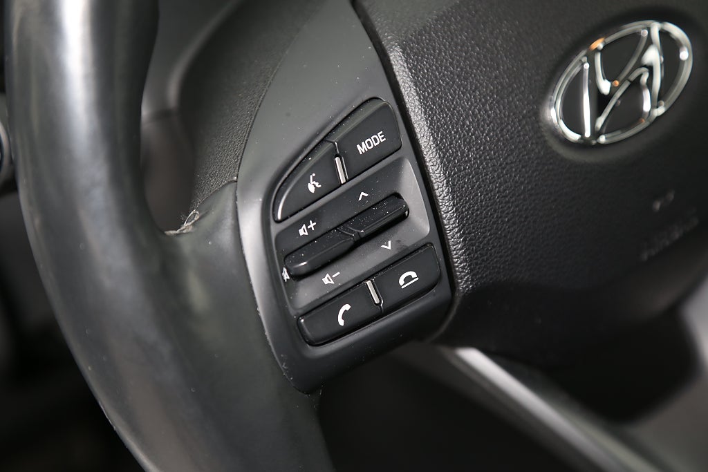 Hyundai i10 1,0 blue 67hk AMT Essential Automat CarPlay 2020