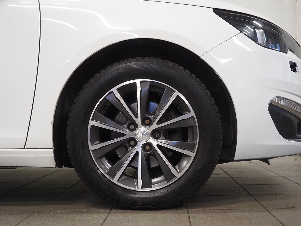 Peugeot 308 SW 1.2 130hk Allure Automat Drag PDC Keyless 2015