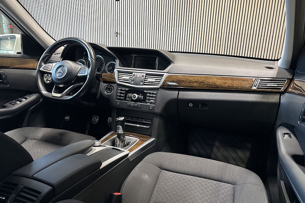 Mercedes-Benz E 200 BlueEFFICIENCY Classic Euro 5