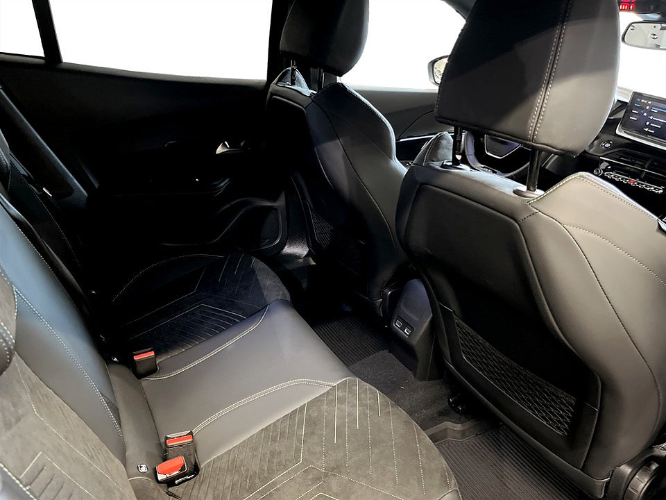 Bild på Peugeot 2008 GT 1.2 PT 130hk Aut B-KAMERA CARPLAY