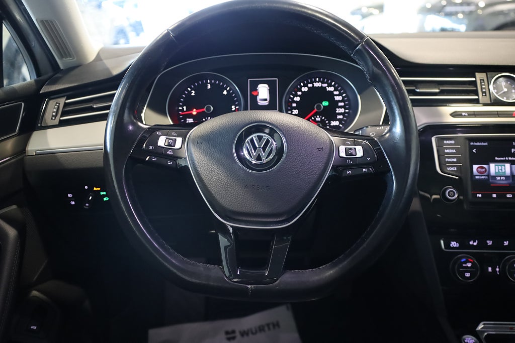 Volkswagen Passat Sportscombi 2.0 TDI AUT 4M Pano Drag Värmare Kamera 2016