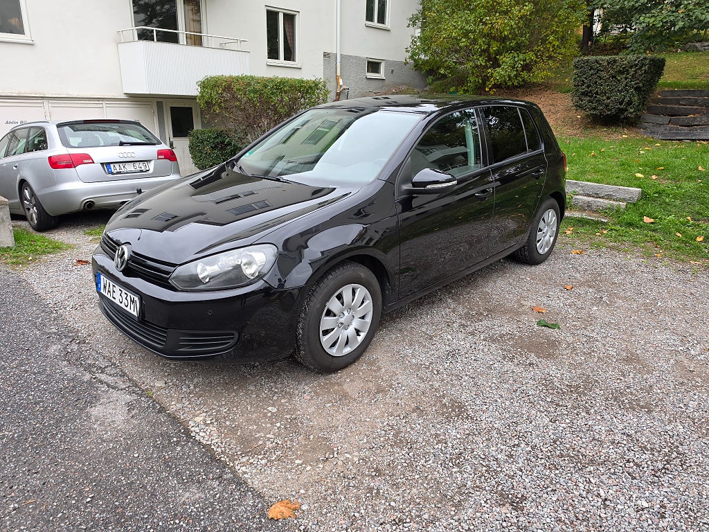 Volkswagen Golf 5-dörrar 1.6 Mkt fin ej rost Nya sommardäck Multistereo