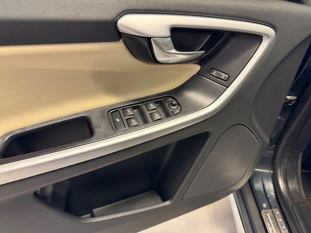Volvo XC60 2012 - miniatyr 8