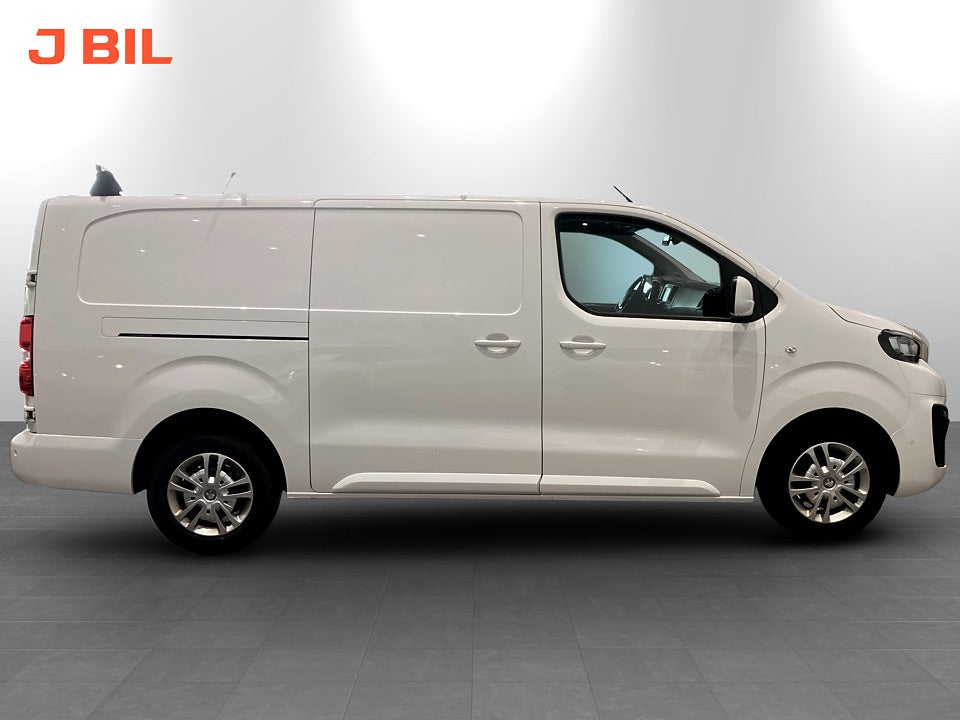 Bild på Peugeot Expert PRO+ 2.0 BHDi 122hk L3H1 P-SENSORER DRAG