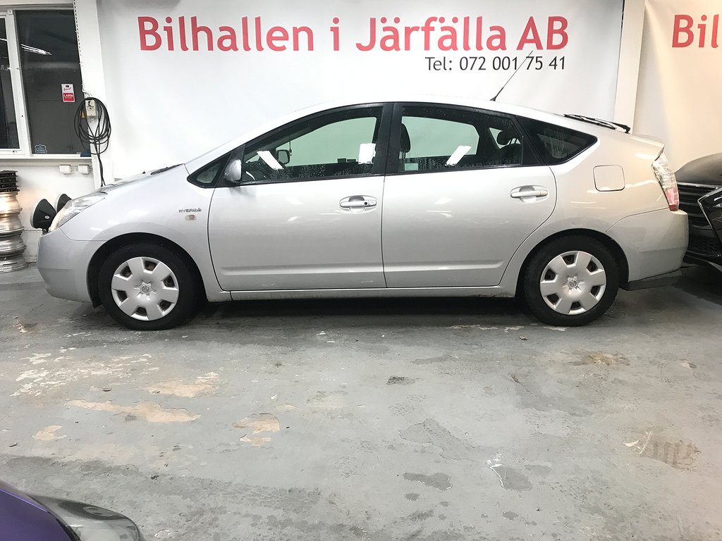 Toyota Prius 1.5 VVT-i + 3CM CVT Euro 4 bes Ny servad 112HK