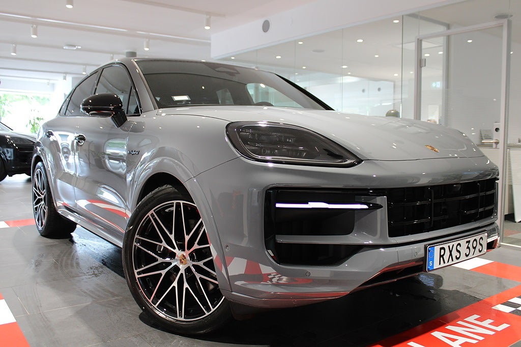 Porsche Cayenne E-HYBRID COUPÉ BLACK EDITI