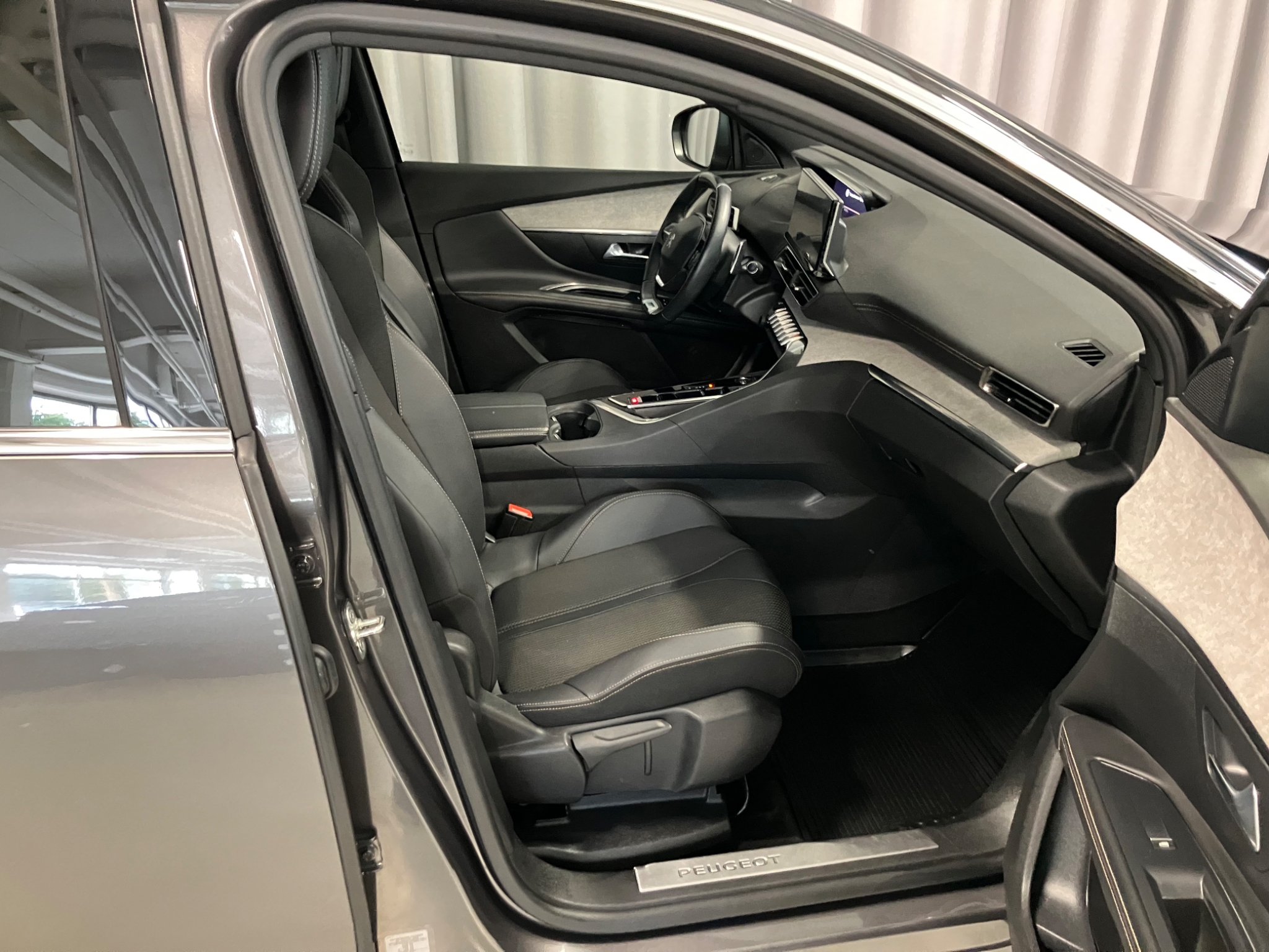 Peugeot 5008 PureTech 130 Automat Euro 6 2023, photo 4/10