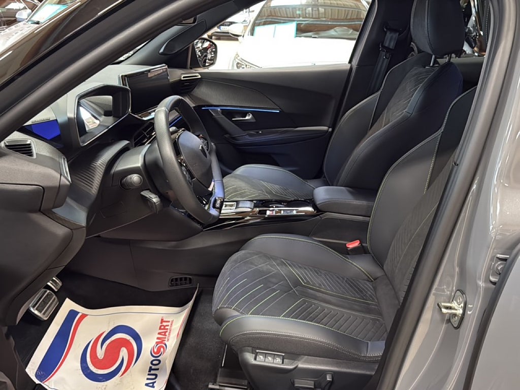 Peugeot 2008 GT Hybrid 145hk Automat – bild 8