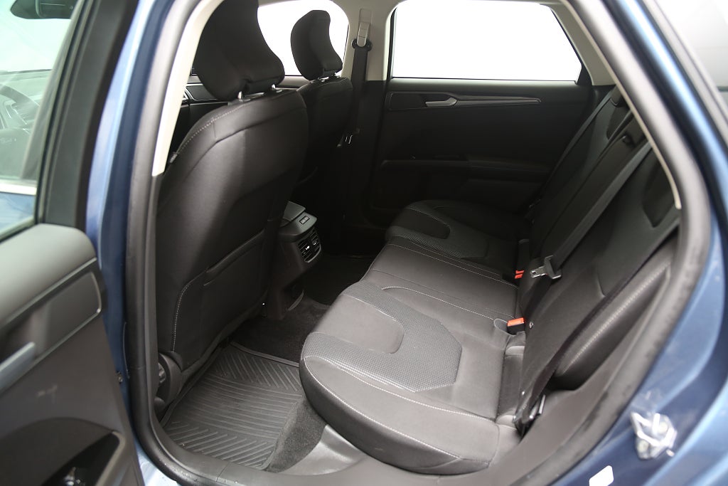 Ford Mondeo Hybrid E-CVT Titanium Aut 187hk Kombi Navi Dragkrok 2022