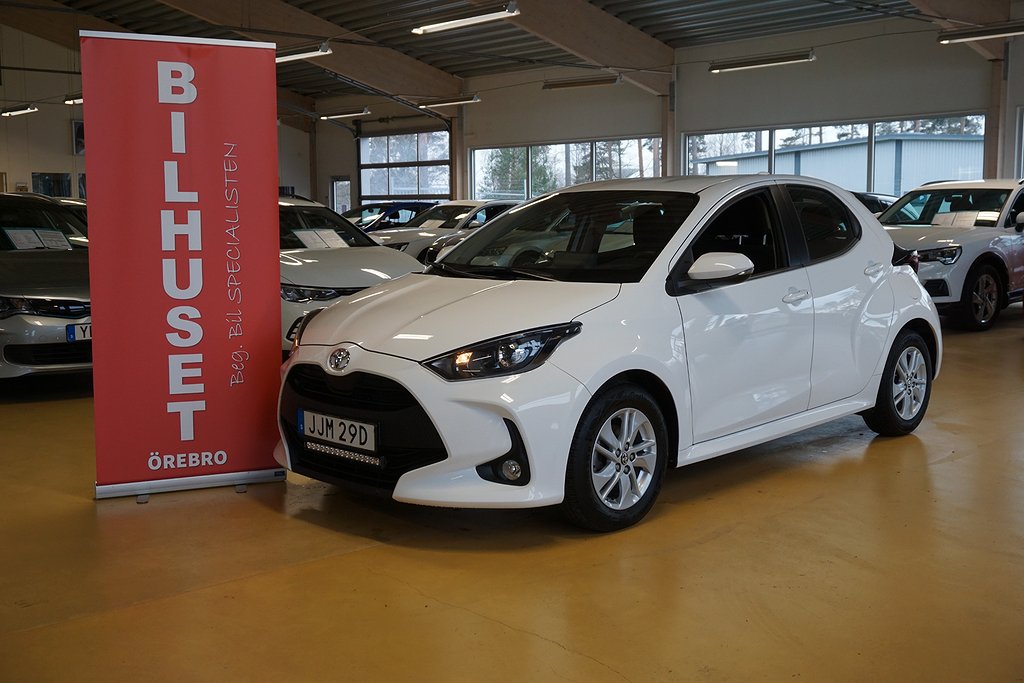 Toyota Yaris 1.5 VVT-i 125 hk Active M-Värmare V-Hjul B-Kamera