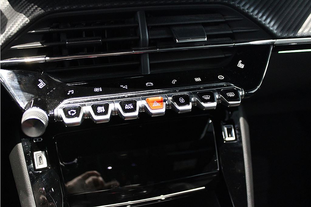 Bild på Peugeot 208 GT-Line 1.2 PT 130hk Aut - B-KAMERA, CAPRLAY