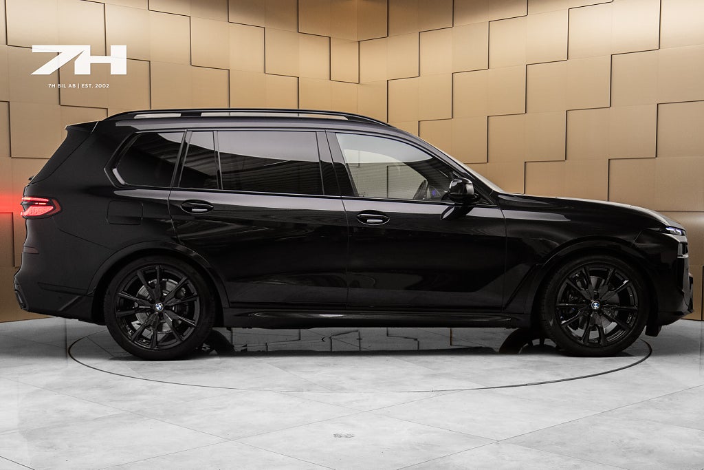 BMW X7 xDrive40d Exclusive M Sport 7 sits Massage Sky Lounge