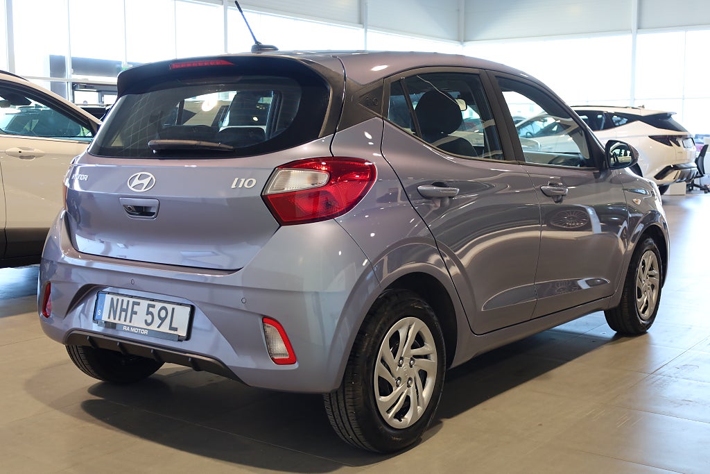 Hyundai i10 1.0 AUT Essential Kamera CarPlay Rattvärme Navi Leasbar 2025