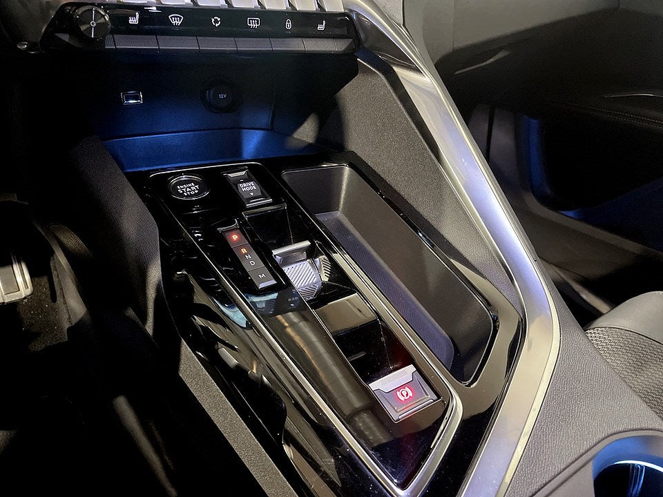 Bild på Peugeot 3008 GT 1.2 PT 130hk Aut - B-KAMERA, CARPLAY