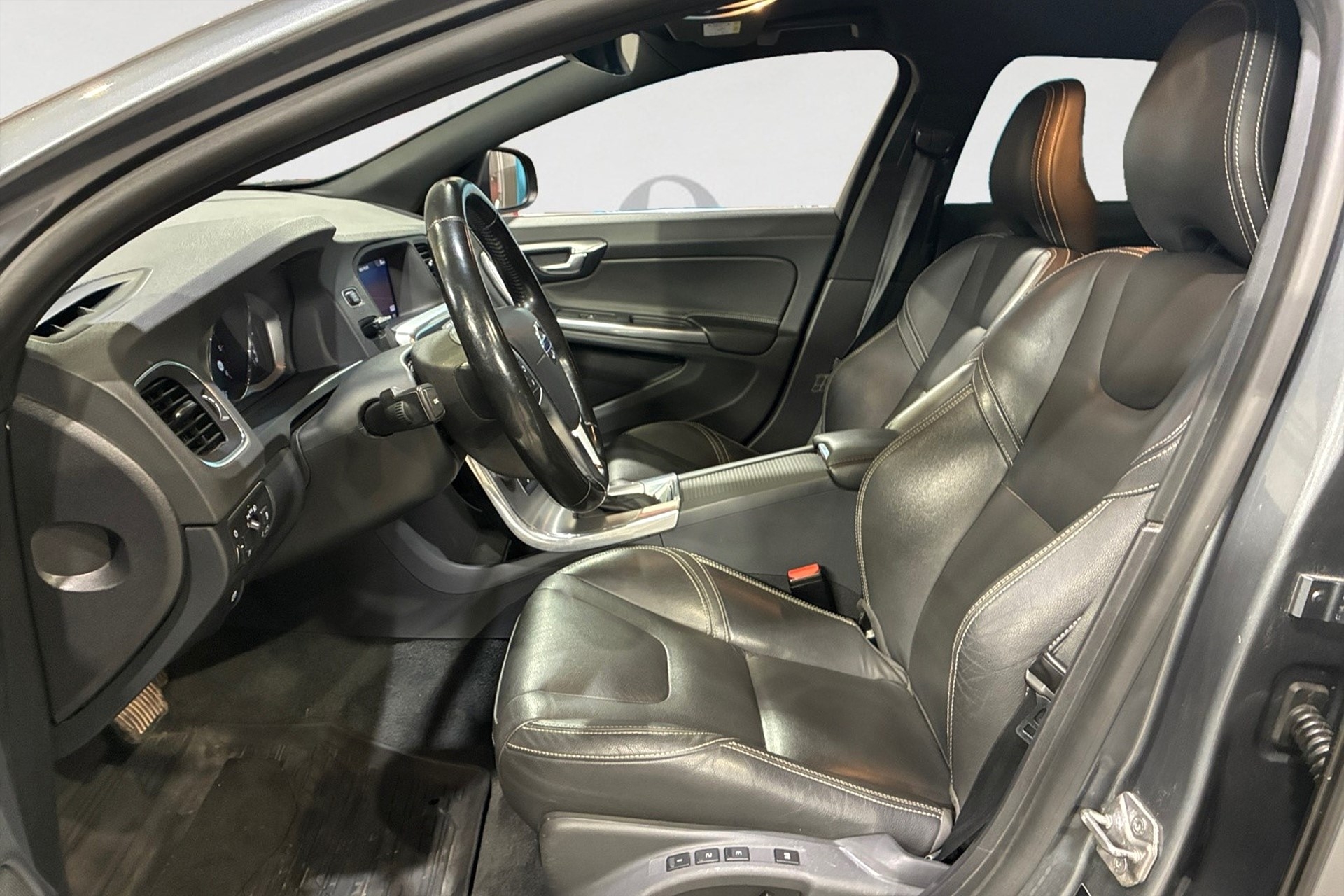 Volvo V60 2018, kuva 3/38