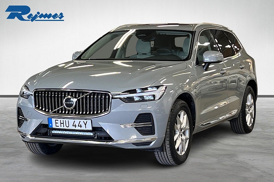 Volvo XC60 Recharge T6 Core Edition/ Dragkrok/ Pano