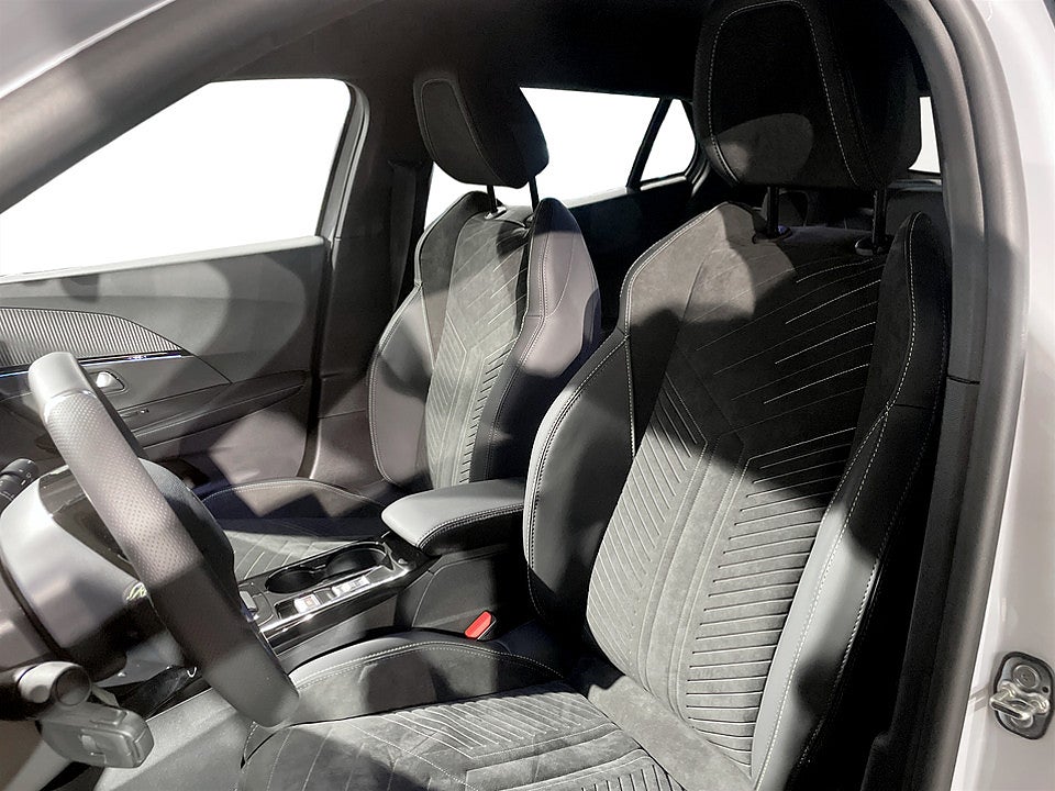 Bild på Peugeot 2008 GT Hybrid 145hk Aut - OMGÅENDE LEVERANS!