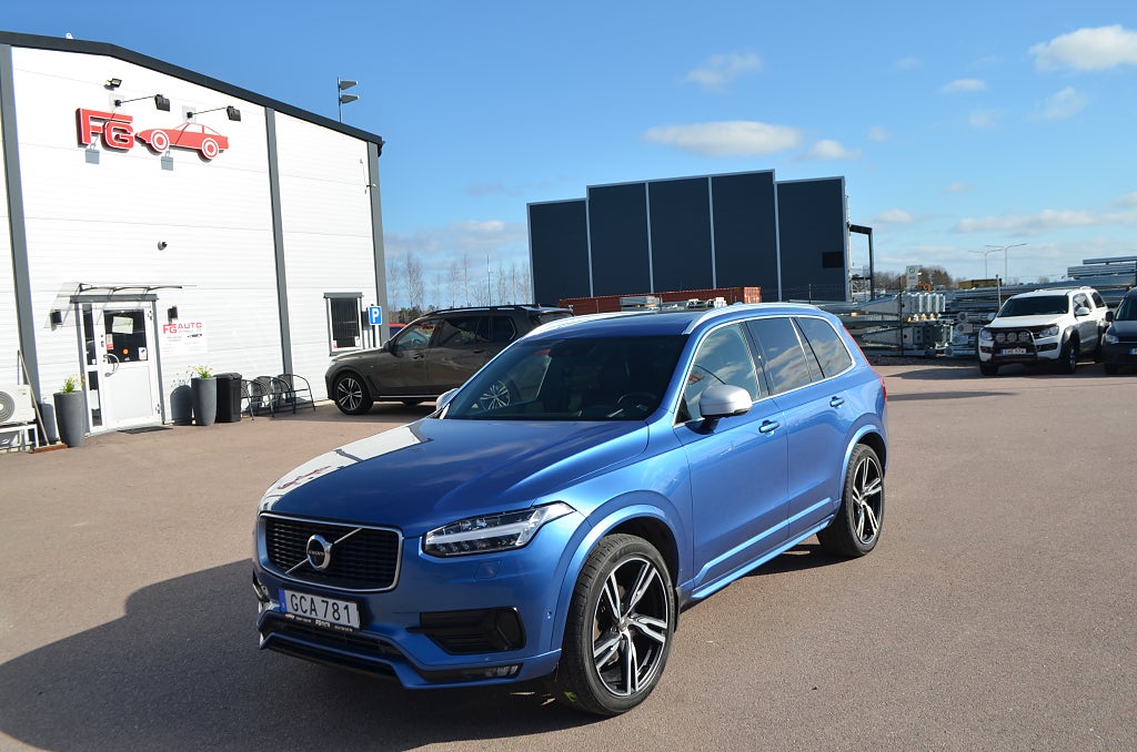 Volvo XC90 D5 AWD 225 hk R-Design 7-sits VOC Drag HUD Pano Euro 6