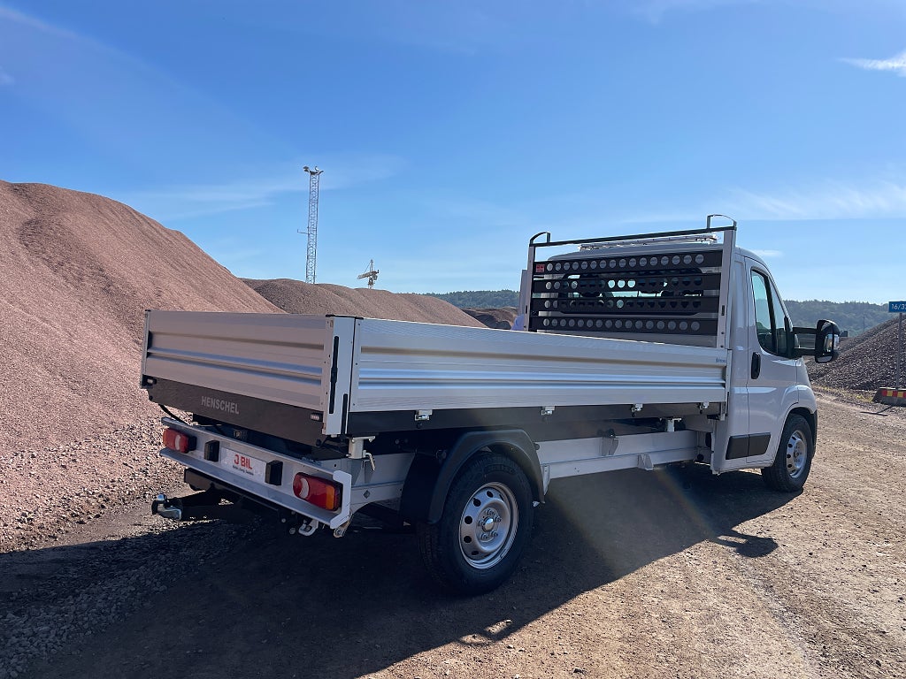Bild på Peugeot Boxer Flak L370 BlueHDi 140hk 